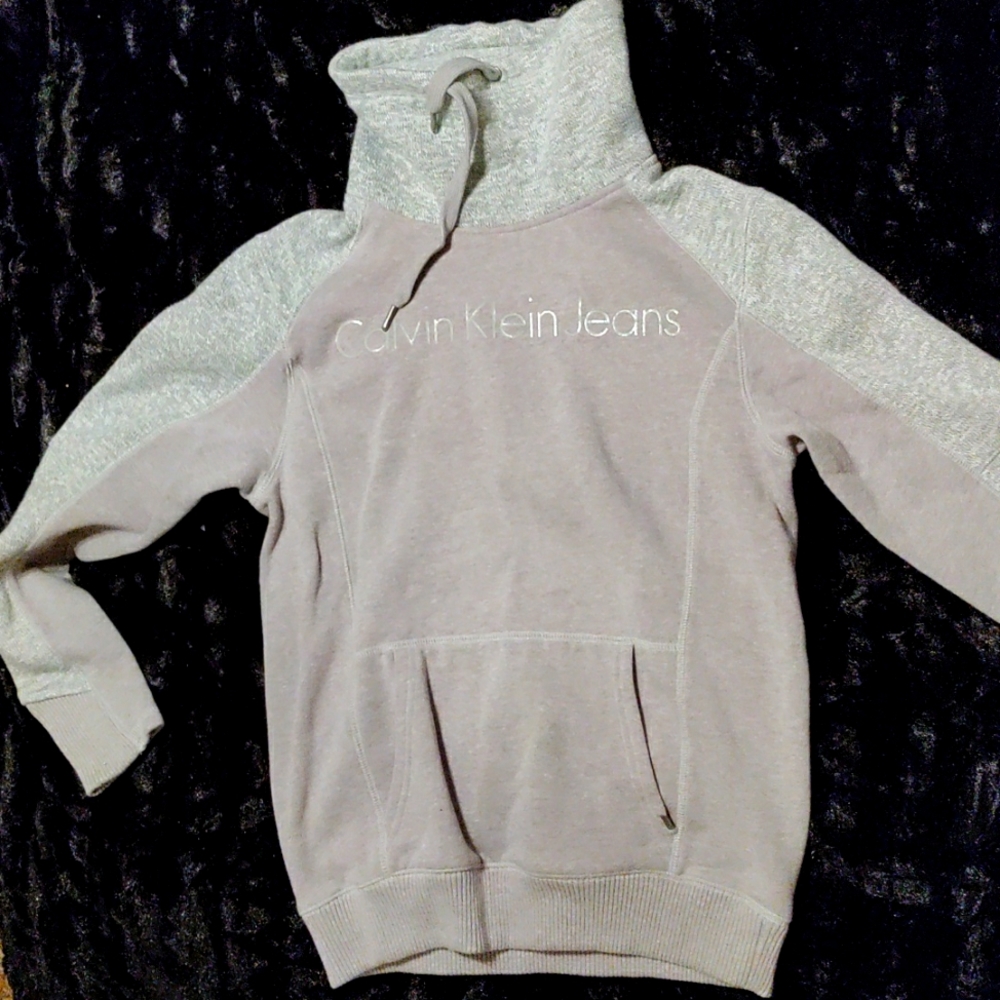 Nice warm sweatshirt...